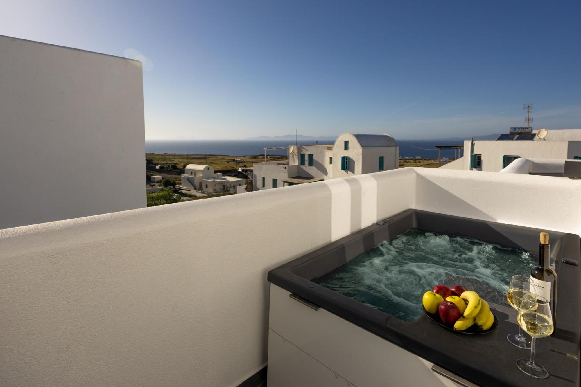 Nastram Suites Oia الغرفة الصورة